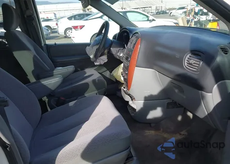 2006 Chrysler Town & Country from USA, damaged, VIN 1A4GP45R06B740079